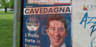 Imbrattati i manifesti elettorali di Fratelli d’Italia