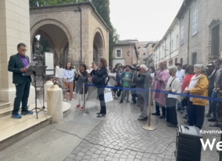 La lettura perpetua della Divina Commedia con il Canto XVII del Paradiso da Kader Abdolah in farsi