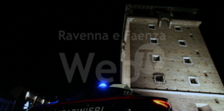 Due ragazzi denunciati per rapina. Un terzo per possesso di un taser