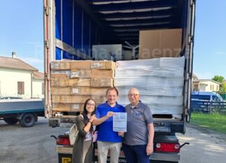 Importante donazione di mobili e vestiario estivo a Conselice da Casa della Speranza Onlus e Cav. Fabio Marzufero.