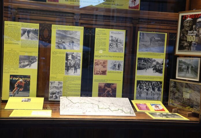 27-06- 2024-; ravenna mostra al private banking della cassa di ravenna in piazza del popolo - michele gardini -tour de france