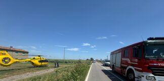 Voltana: auto nel fosso, tre i feriti di cui uno grave