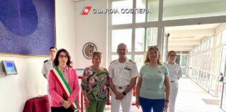 La Guardia Costiera di Ravenna inaugura la Panchina Rossa all’ingresso della sede