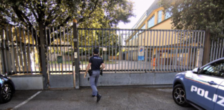 Ladri di merendine questa notte al Pala Costa, interviene la polizia