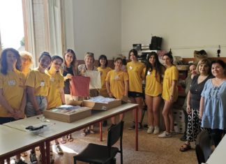 “Portami con te”, le borsine porta drenaggio realizzate dalle magliette gialle