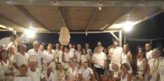 Presentato “Tennis in…Bianco & Legno” al Bicio Papao di Milano Marittima, inizia il count-down verso il torneo in programma dal 22 al 25 agosto