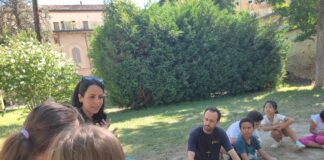 “La Terra di Mezzo”: estate giovani, volontariato e intercultura. L’on. Ouidad Bakkali incontra i ragazzi di Casa Italia-Cina