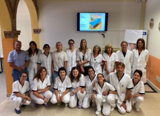 Alla Medicina riabilitativa di Lugo donati un lettino da visita elettrico e un elettrostimolatore in ricordo di Daniela Parri
