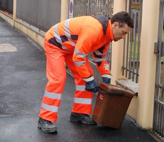 I consumatori bocciano cestini e porta a porta: il report 2024 su HERA