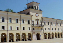 Cervia, dimissioni sindaco. L’opposizione: “Città sotto gogna mediatica. Non si poteva andare avanti così”