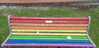 Vitali (Popolo della Famiglia): “La panchina arcobaleno vandalizzata simbolo dell’ipocrisia dell’amministrazione”