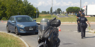 Incidente tra auto e moto a Godo: scooterista trasportato d’urgenza in ospedale