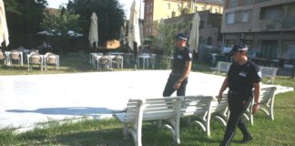 Zona Darsena: La Polizia locale mette sotto sequestro la pedana del Ristorante Alchimia in via Magazzini Posteriori