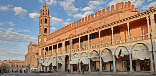 PD Faenza: Ferma condanna per il gesto intimidatorio contro Fratelli d’Italia