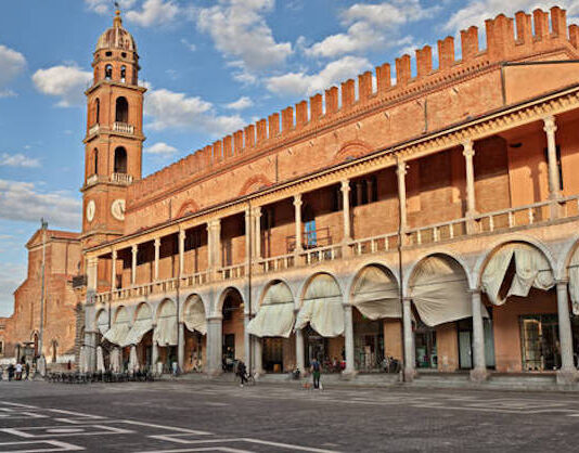 PD Faenza: Ferma condanna per il gesto intimidatorio contro Fratelli d’Italia