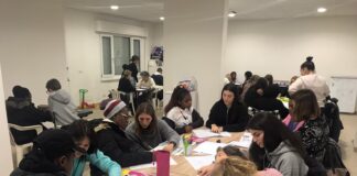 Insegnare italiano alle persone straniere: l’associazione Penny Wirton ricerca volontari per il periodo estivo