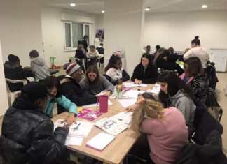 Insegnare italiano alle persone straniere: l’associazione Penny Wirton ricerca volontari per il periodo estivo