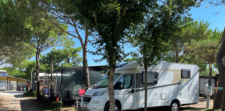 Evade dal carcere dopo le nozze, trovati a Casal Borsetti in un campeggio, lui scappa via