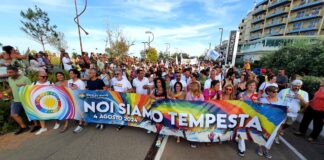 Onda arcobaleno per il Pride di Rimini, c’è anche Schlein e il candidato alla regione Michele de Pascale