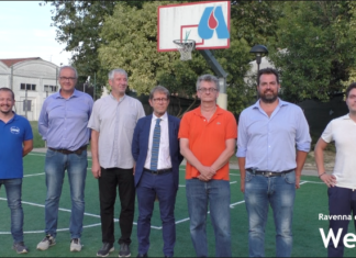 L’Avis ricostruisce il campo da basket distrutto dall’alluvione a Sant’Agata sul Santerno