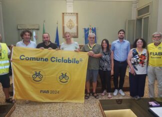 Russi città italiana a misura di bicicletta, consegnata la Bandiera gialla della FIAB