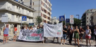 Lido di Savio: Manifestazione per la tutela dei pini domestici