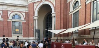 In Piazza Costa proseguono anche in settembre le “Notti di mezza estate”
