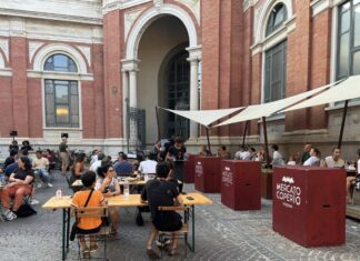 In Piazza Costa proseguono anche in settembre le “Notti di mezza estate”