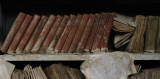 Sommersi salvati. Libri liberati dal fango, in Classense la mostra che racconta l’alluvione