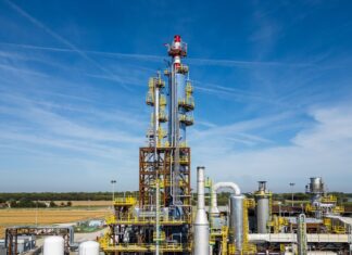 Eni e Snam avviano il progetto di cattura e stoccaggio CO₂ a Ravenna