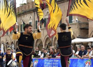 Tenzone Aurea 2024: podio per gli sbandieratori faentini