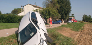 Mezzano: Frontale nella stretta via di campagna. Una donna trasportata al Bufalini