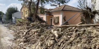 Postazioni mobili di Ausl Romagna a Traversara per offrire supporto sanitario alla popolazione