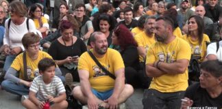 Faenza: Gli “alluvionati arrabbiati” protestano in piazza del Popolo