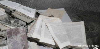 “Sommersi salvati”: la mostra sui libri alluvionati approda alla Biblioteca Classense