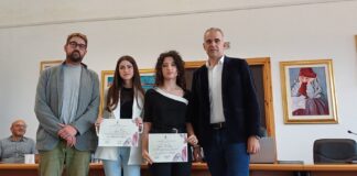 Zerocento consegna due borse di studio da mille euro in memoria di Maria Vittoria Orrù