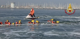 A Marina di Ravenna l’addestramento dei Vigili del Fuoco per i salvataggi in mare