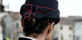 Ragazza colpisce al viso Carabiniera in treno. Aveva rubato un cellulare ad un passeggero. Arrestata