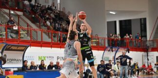 Basket: I Blacks sbancano Fidenza