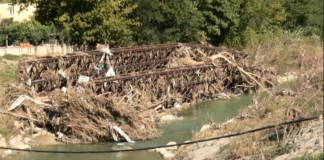 Il ponte Bailey di Isola distrutto dall’ultima alluvione
