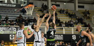 Basket: Una rimonta da record non regala la vittoria