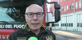 “Una rosa per la vita”: i Vigili del Fuoco inaugurano una panchina rossa contro la violenza sulle donne