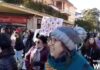 Partito il corteo “Uomini in scarpette rosse” contro la violenza sulle donne