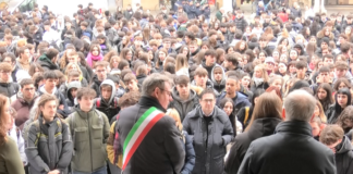 L’Istituto Oriani manifesta per la pace: un migliaio di studenti in piazza