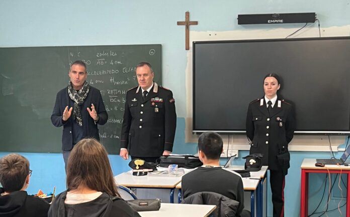 sangiorgi e carabinieri a scuola