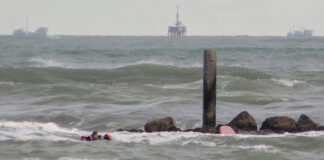 Punta Marina: Surfista in difficoltà salvato dai sommozzatori dei Vigili del Fuoco