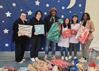 Regali per lo Sportello del Sorriso donati dai bambini della scuola Freccia Azzurra