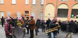 Musicanti di San Crispino suonano per la scuola San Pier Damiano