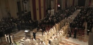 Anche a Ravenna si è aperto il Giubileo 2025: processione in Duomo e Santa Messa