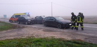 Tamponamento fra tre auto in via Canale Molinetto